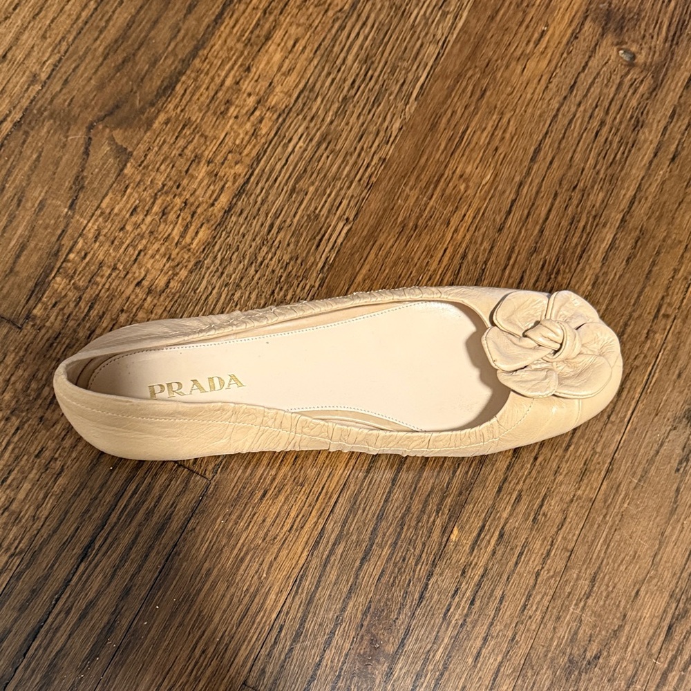 Prada Women's Beige Floral Flats